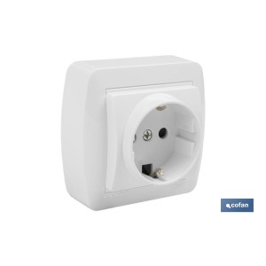 Base Bipolar de superficie | Modelo Atlantis | Color blanco | 16 A - 250 V | L-N