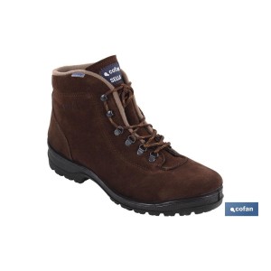 Bota Trekking | Color Marrón Oscuro | Piel Hidrófuga | Modelo Sella | Suela Antideslizante